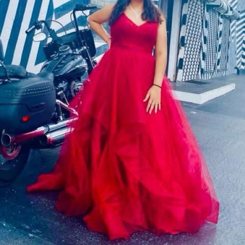 Terani Couture Red Sleeveless V-Neck Prom Gown